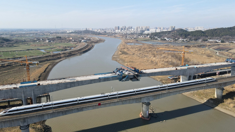 宁马城际铁路姑溪河特大桥合龙