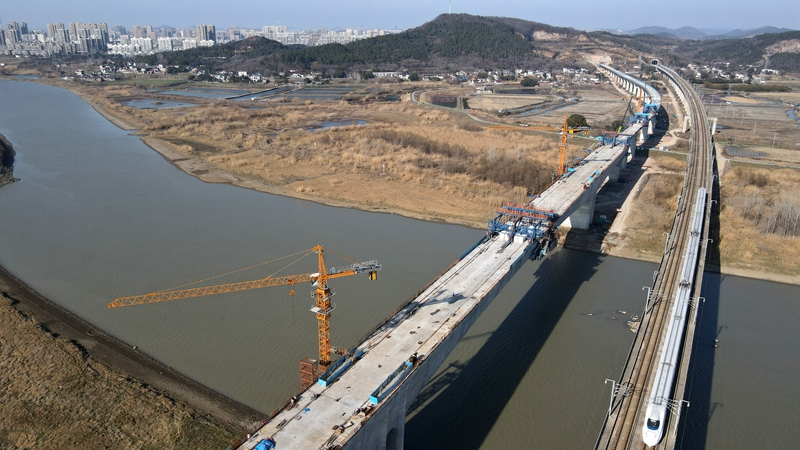 宁马城际铁路姑溪河特大桥合龙