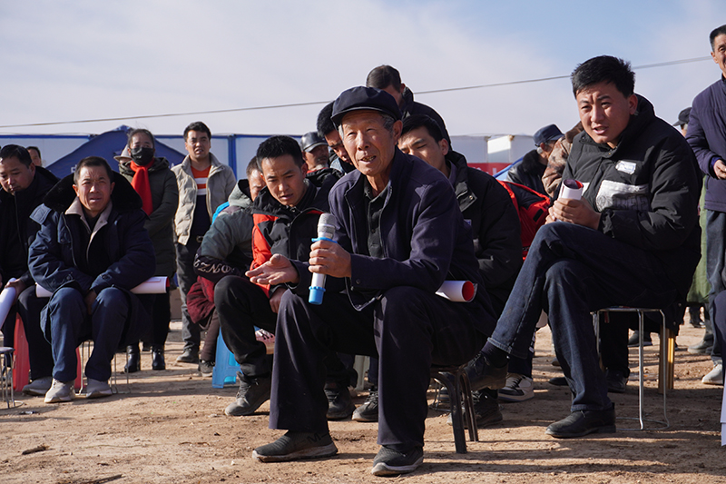 甘肃临夏：安置点上的灾后重建协商会
