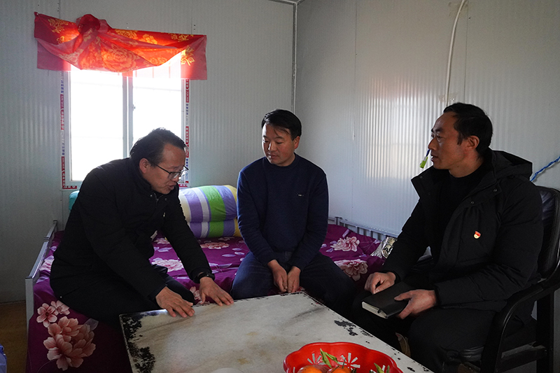 甘肃临夏：安置点上的灾后重建协商会