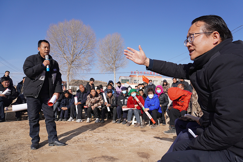 甘肃临夏：安置点上的灾后重建协商会