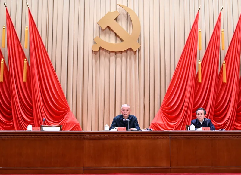 省部级主要领导干部推动金融高质量发展专题研讨班结业 蔡奇出席结业式并作总结讲话
