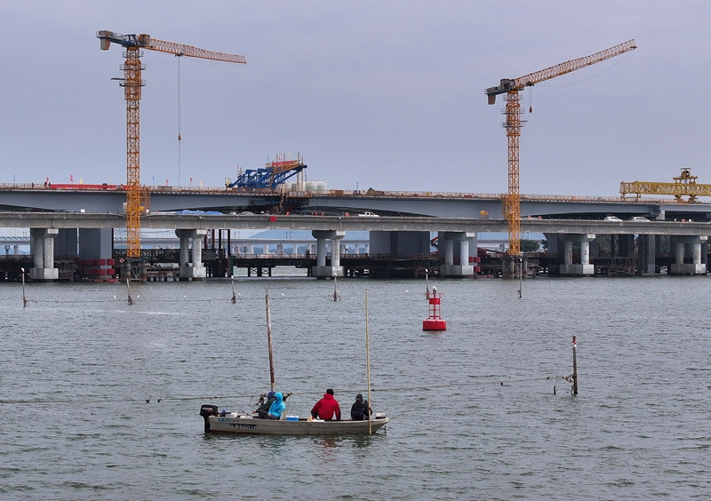 长沙湾跨海特大桥左幅主跨合龙