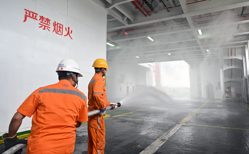 客滚船“体检”迎春运