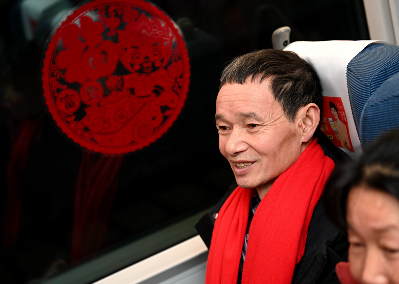 西安：免费暖心专列送务工者返乡