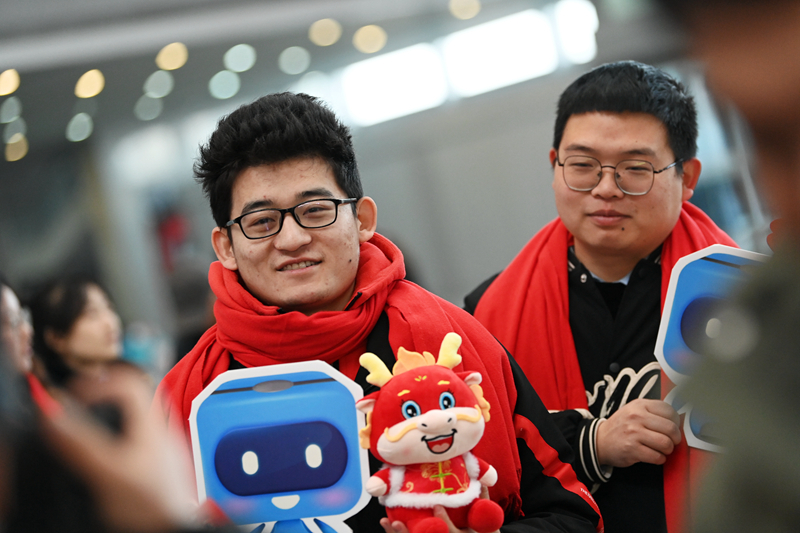 西安：免费暖心专列送务工者返乡