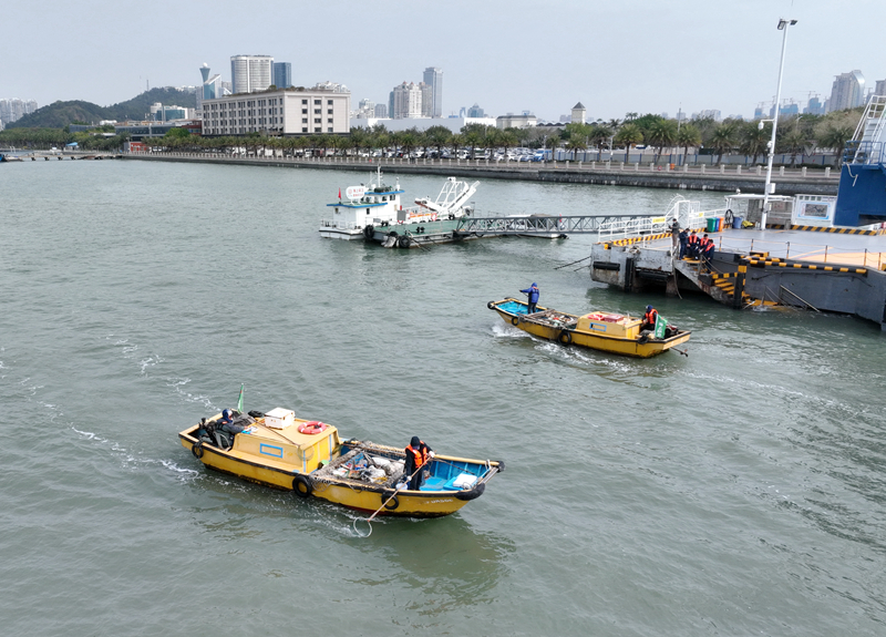厦门：智能海上环卫系统“呵护”美丽海岸线
