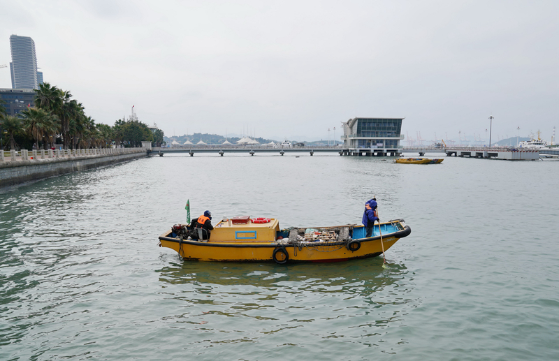 厦门：智能海上环卫系统“呵护”美丽海岸线
