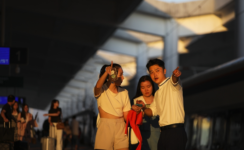 中老铁路国际旅客列车迎来开通后首个春运