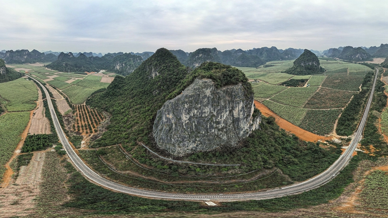 搜山扫石护航中越铁路