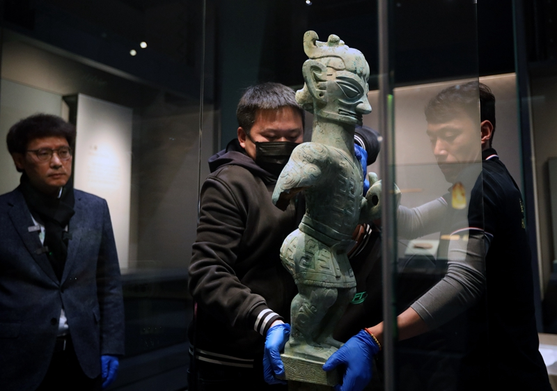 三星堆“国宝”在沪开箱 将亮相上博东馆开幕大展