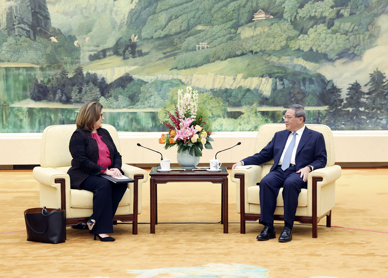 李强会见美国商会访华团