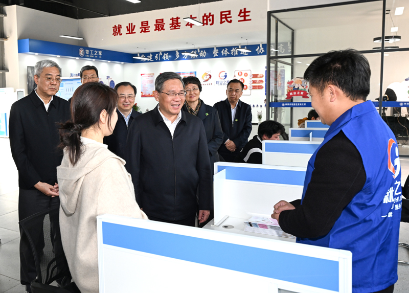 李强在福建、江西调研时强调：顺应人民群众对高品质生活新期待 在推动高质量发展中不断增进民生福祉
