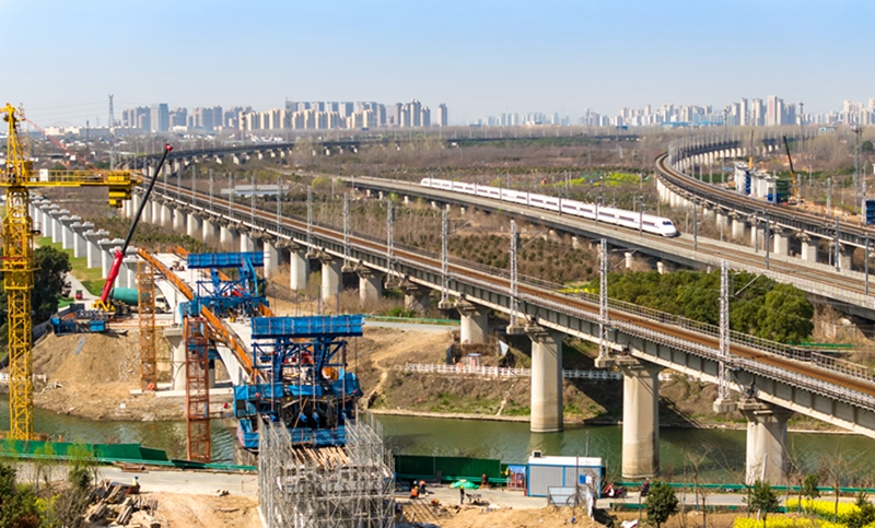 安徽合肥：铁路建设忙
