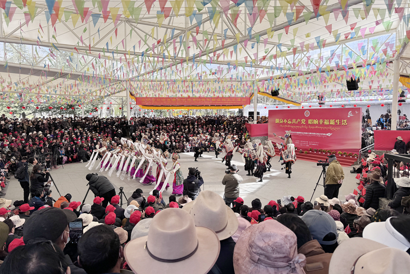 西藏隆重庆祝百万农奴解放纪念日