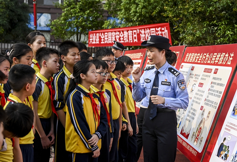 各地举行全民国家安全教育日宣传活动
