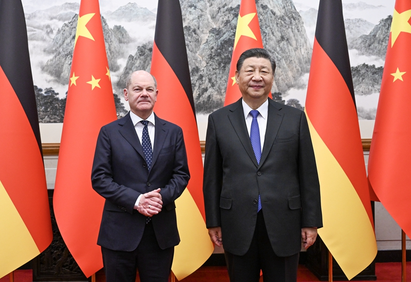 4月16日，习近平会见德国总理朔尔茨