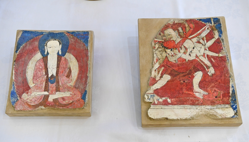 中方在纽约接收美方返还的38件中国流失文物艺术品
