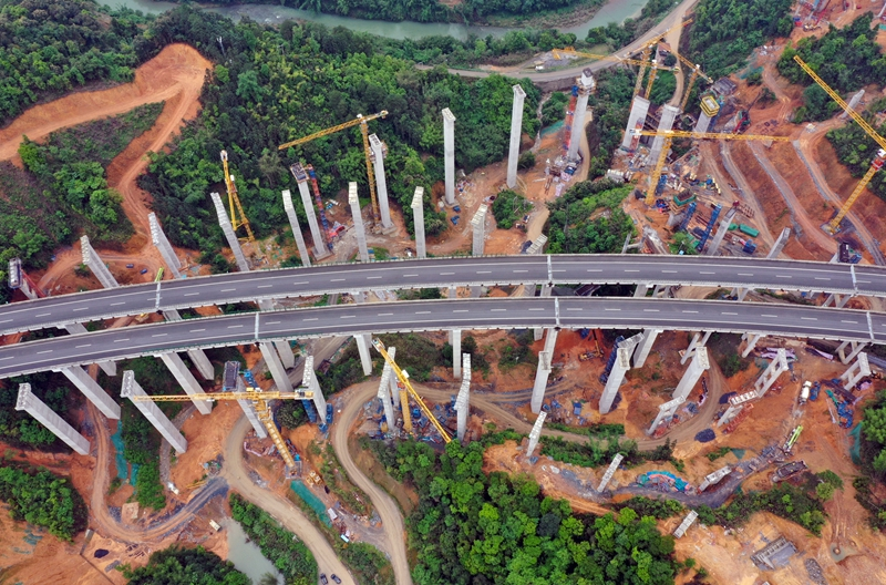 广西昭平：苍昭高速公路建设稳步推进
