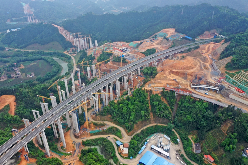 广西昭平：苍昭高速公路建设稳步推进