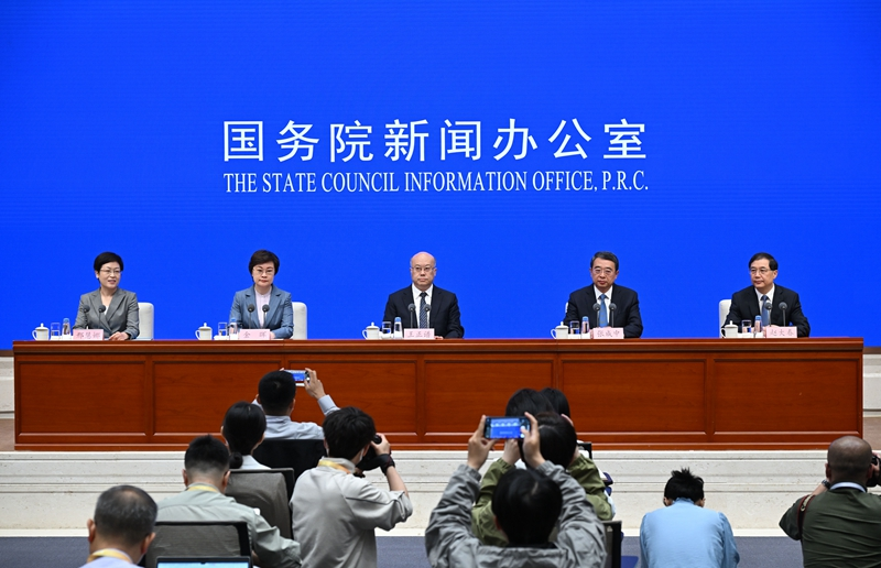 国新办举行“推动高质量发展”系列主题新闻发布会 围绕“砥砺奋进新时代 走好高质量发展赶考之路”作介绍