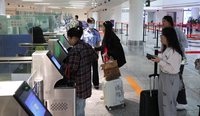 新政策实施3个月 超7.5万人次外籍旅客免签入境海南