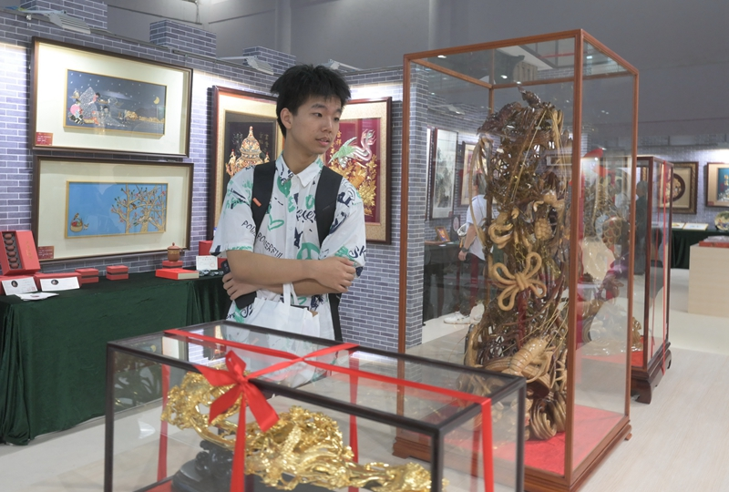 第四届中国工艺美术博览会在福州举行