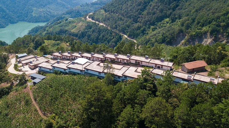 坚持推进新型城镇化和乡村全面振兴有机结合——落实新时代推动西部大开发座谈会精神系列综述之五