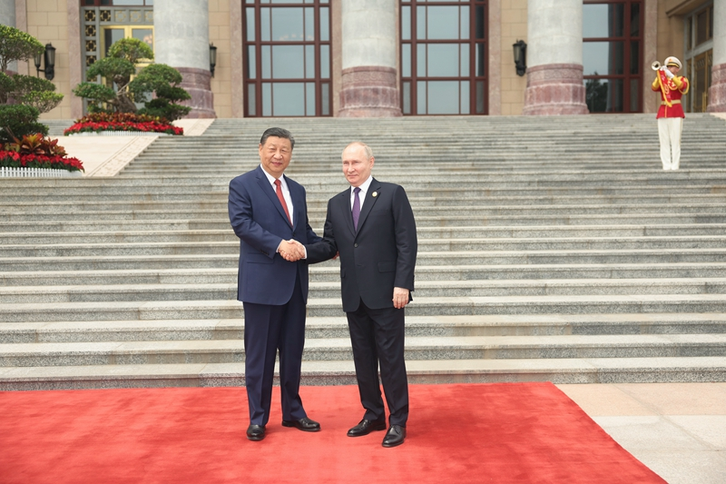 5月16日上午，习近平同俄罗斯总统普京会谈
