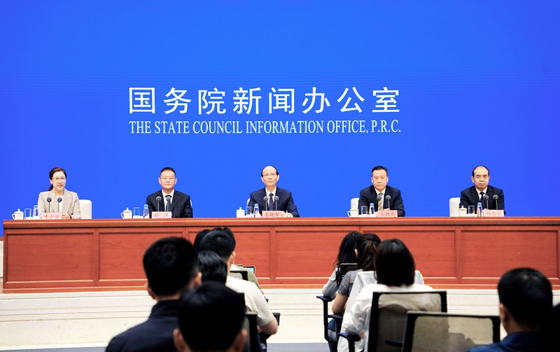 国新办举行“推动高质量发展”系列主题新闻发布会 围绕“坚定不移做‘中华水塔’守护人 走好青海高质量发展之路”作介绍