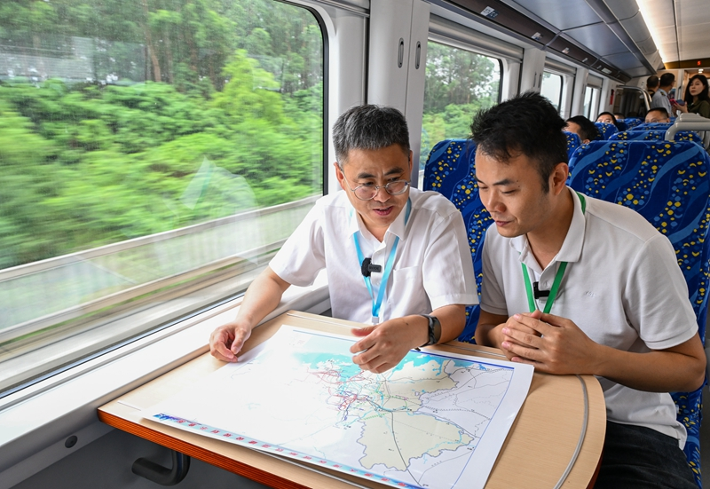 粤港澳大湾区最长城际贯通 提速一小时生活圈