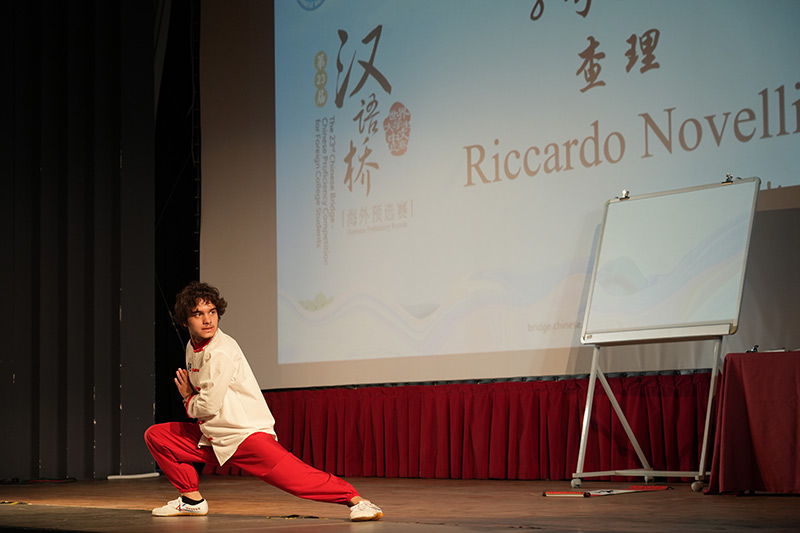 近日，“汉语桥”中文比赛在多国举行