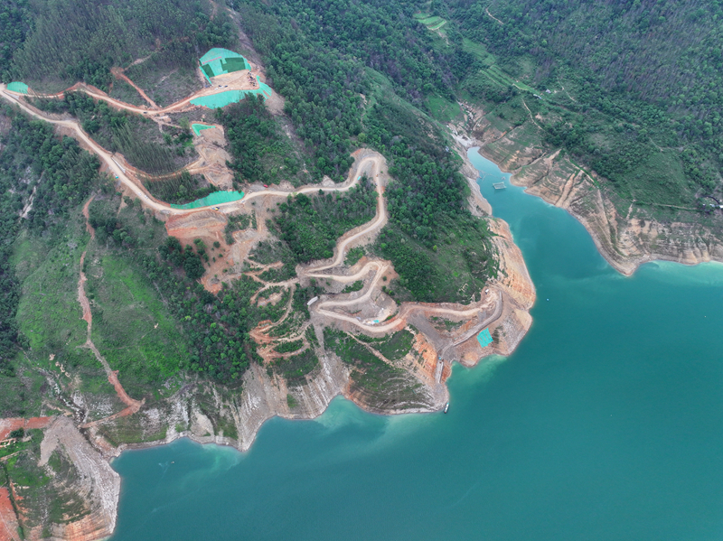 西部陆海新通道西线黄百铁路建设加速推进
