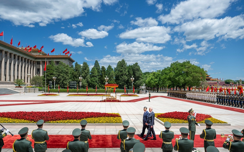 习近平同突尼斯总统赛义德会谈