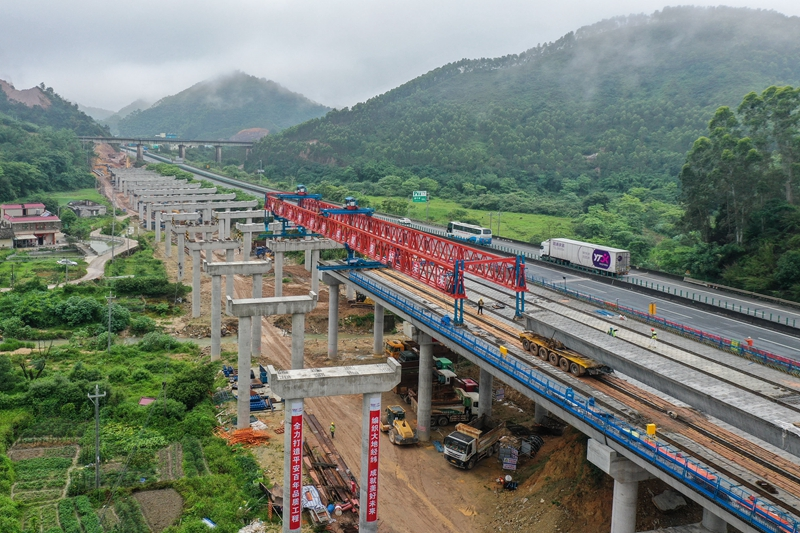 广东改造山岭重丘区高速公路