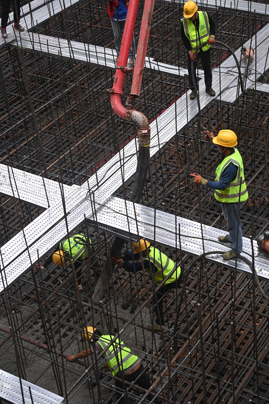 杭州湾跨海铁路桥进入承台施工阶段