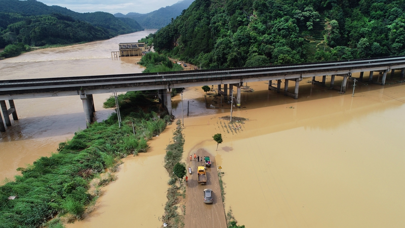 福建南平：积极应对持续降雨 防范险情