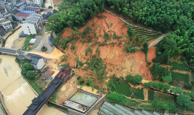 福建南平：积极应对持续降雨 防范险情