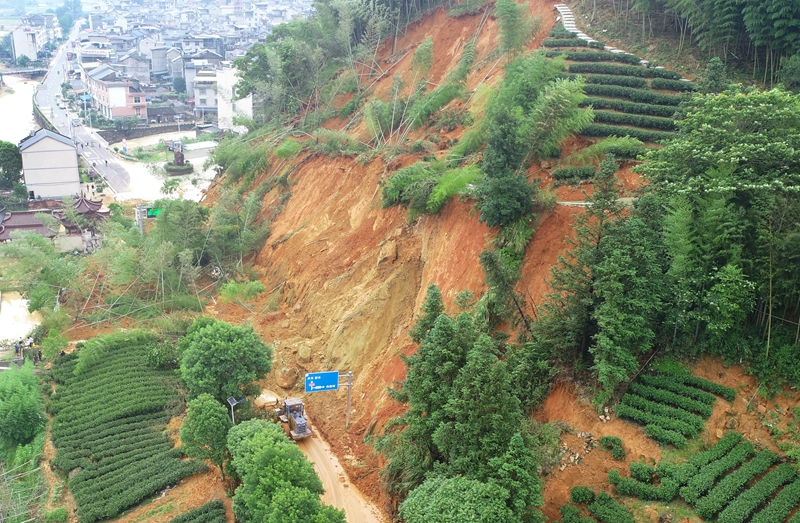福建南平：积极应对持续降雨 防范险情