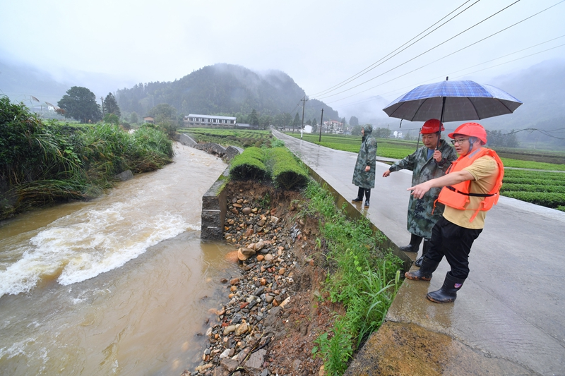 福建南平：积极应对持续降雨 防范险情