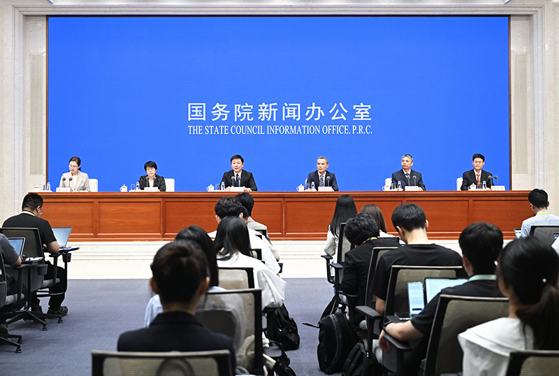 国新办举行新闻发布会 介绍网络法治保障高质量发展有关情况