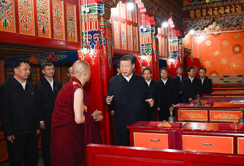 习近平在青海考察调研