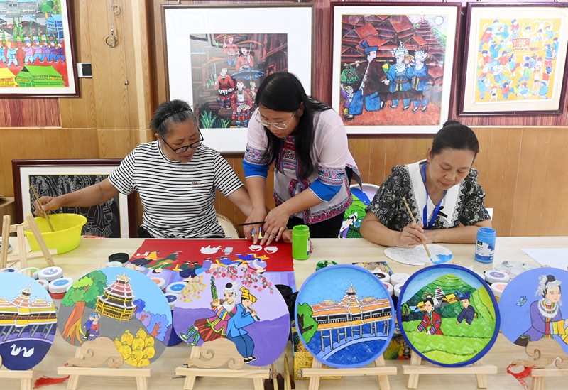 广西三江：侗族农民画 描绘生活美