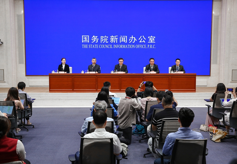 国新办举行国务院政策例行吹风会 介绍《公平竞争审查条例》有关情况