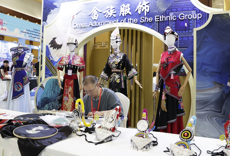 2024"鼓岭缘"中美青年交流周非遗展演暨青年集市开市