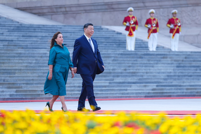 习近平同秘鲁总统博鲁阿尔特会谈