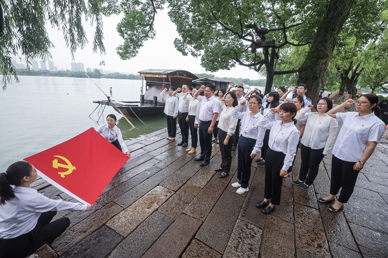 确保党始终成为时代先锋、民族脊梁——写在中国共产党成立103周年之际