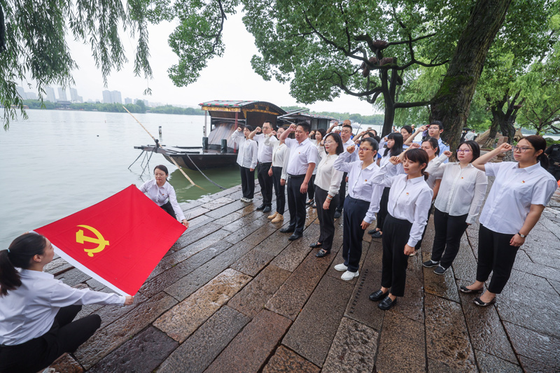 《中共中央关于进一步全面深化改革、推进中国式现代化的决定》诞生记