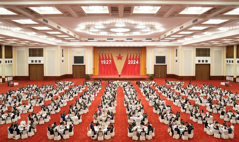 国防部举行盛大招待会 热烈庆祝中国人民解放军建军97周年