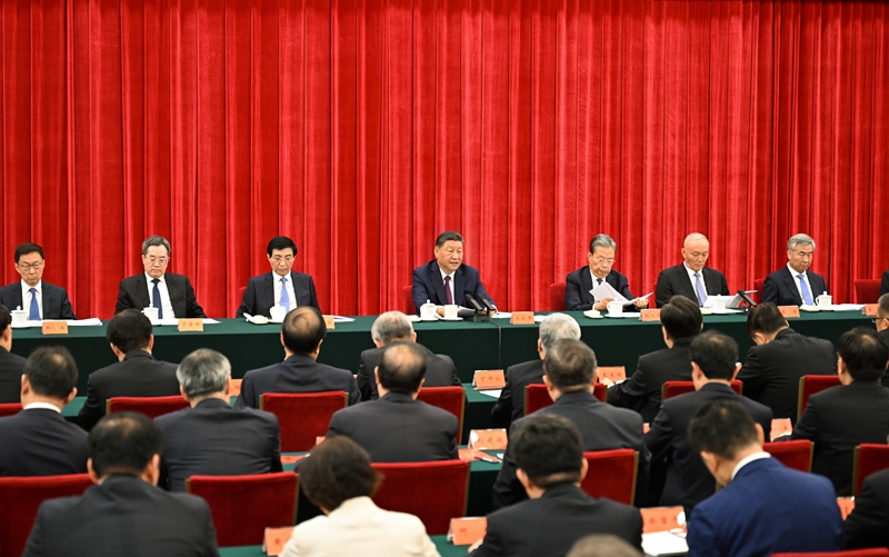 中共中央举行纪念邓小平同志诞辰120周年座谈会